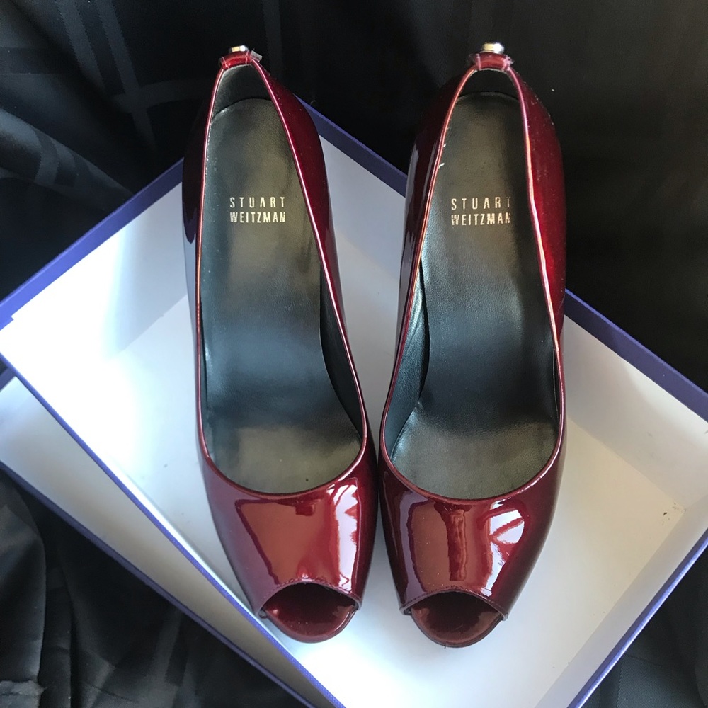 Stuart Weitzman Pumps in Fire Quasar